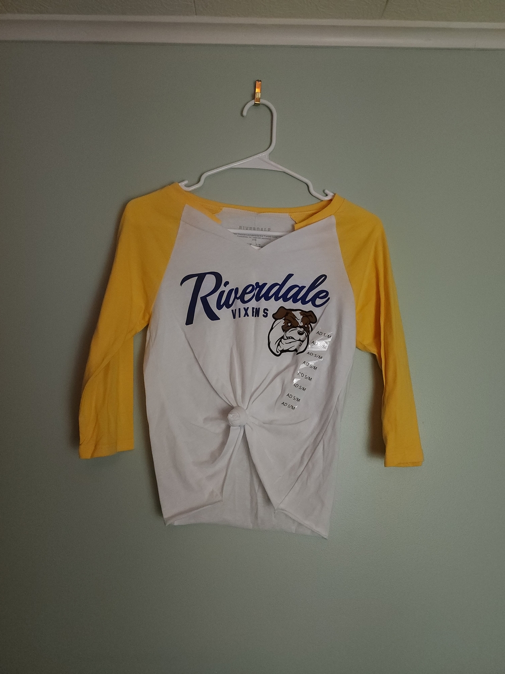 Riverdale Vixens Women's Yellow & White Knot-Front Raglan Tee